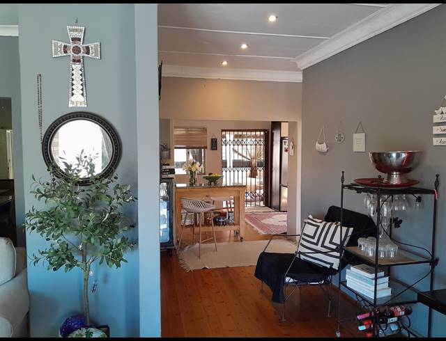 5 BEDROOM HOUSE FOR SALE IN BLUFF